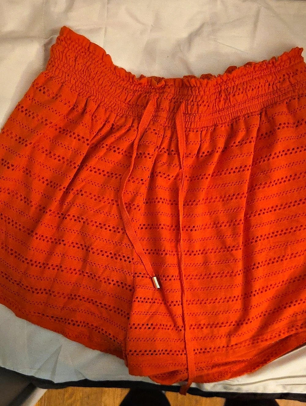 Ivory Moon Orange Eyelet Athletic Shorts Size Medium Like New